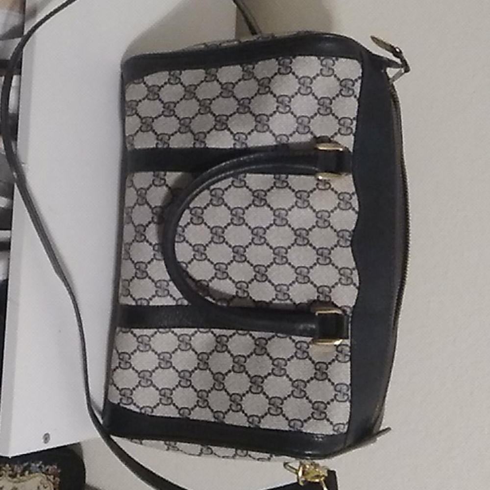 Gucci - Picture 2 of 6